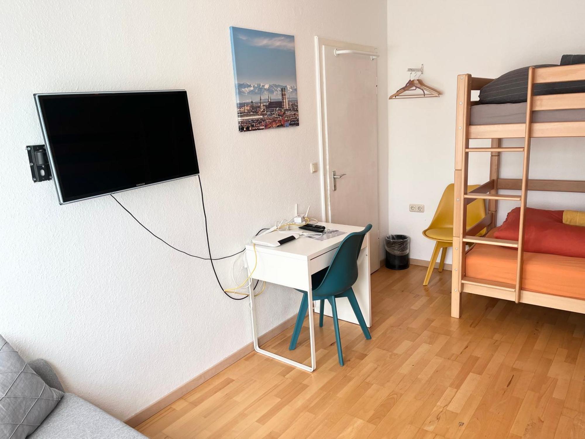 Alloggio in famiglia Gemuetliche Mit Geteiltem Bad, Kueche Und Garten *